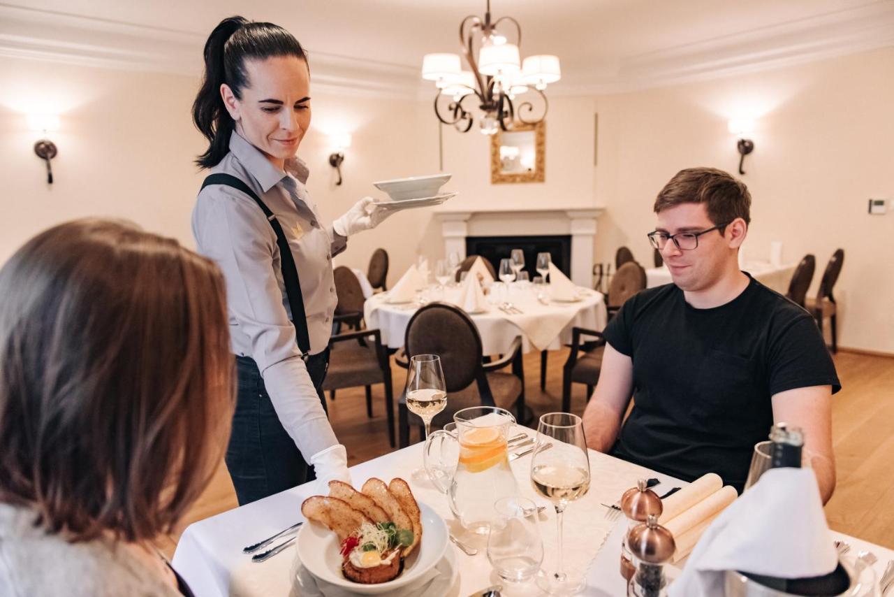 Krone Svätý Jur Eksteriør bilde